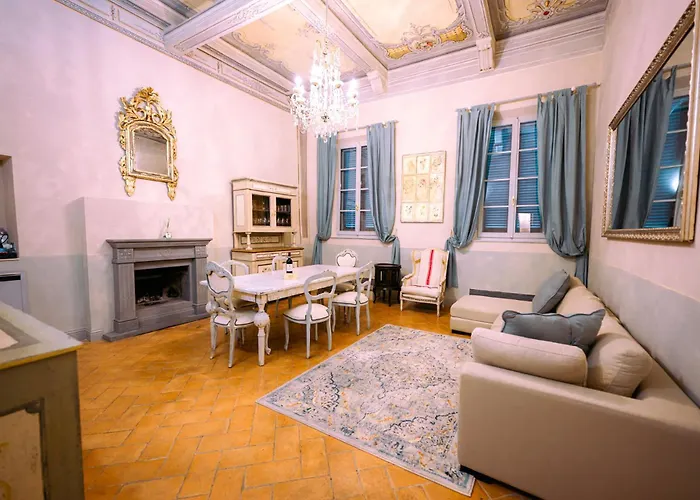 Tuscan Palace - Avignonesi Apartment