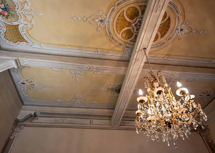 Tuscan Palace - Avignonesi Apartment