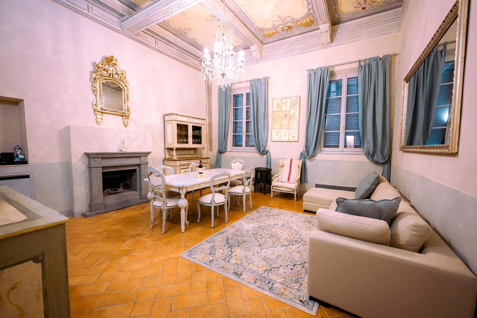 Tuscan Palace - Avignonesi Apartment