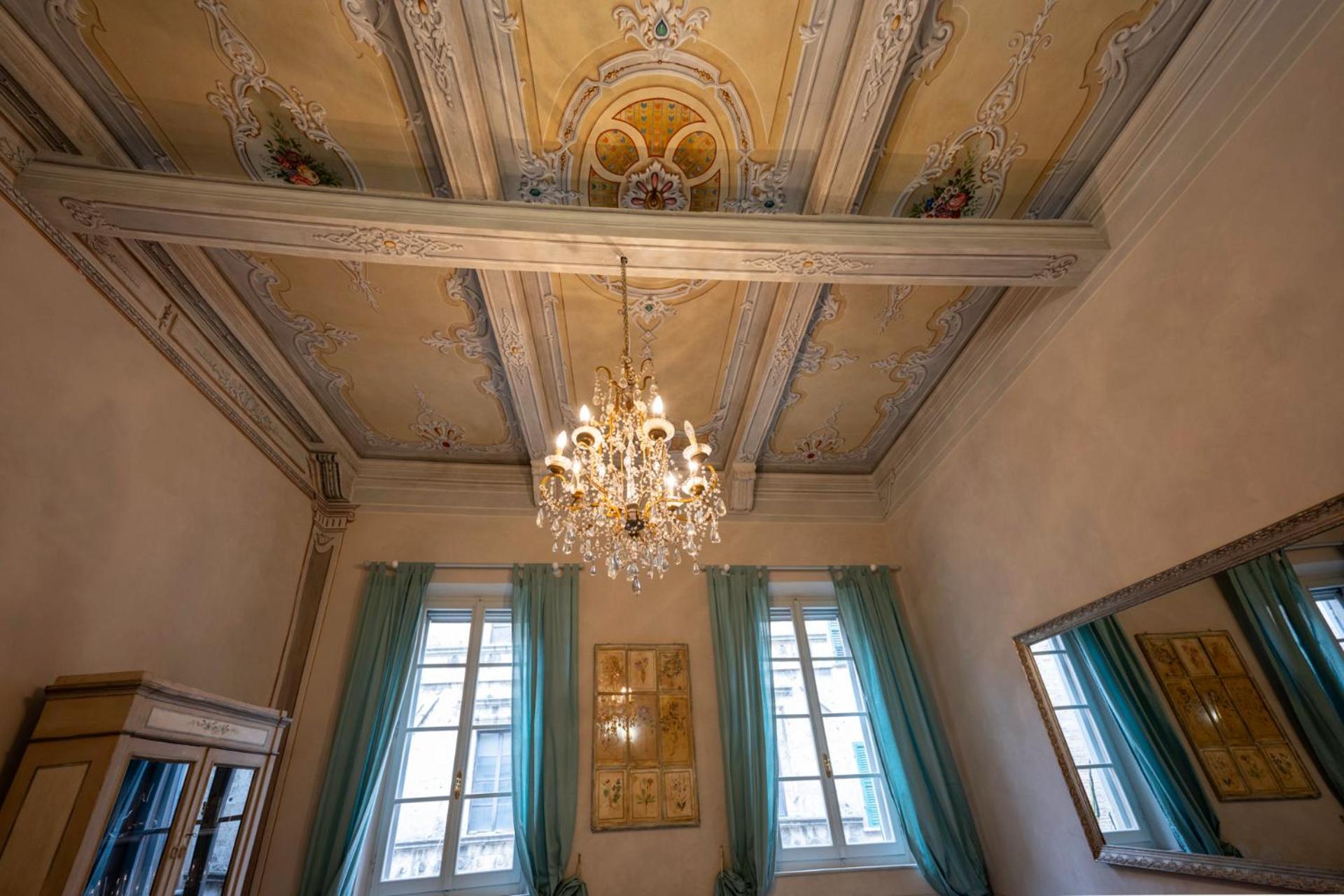 Tuscan Palace - Avignonesi Montepulciano